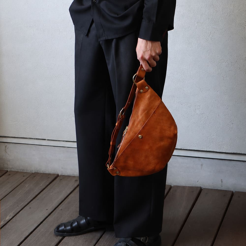Ryu] TRIANGLE SLING SHOULDER(M) | Ryu(リュウ)公式ECサイト／Wath'z